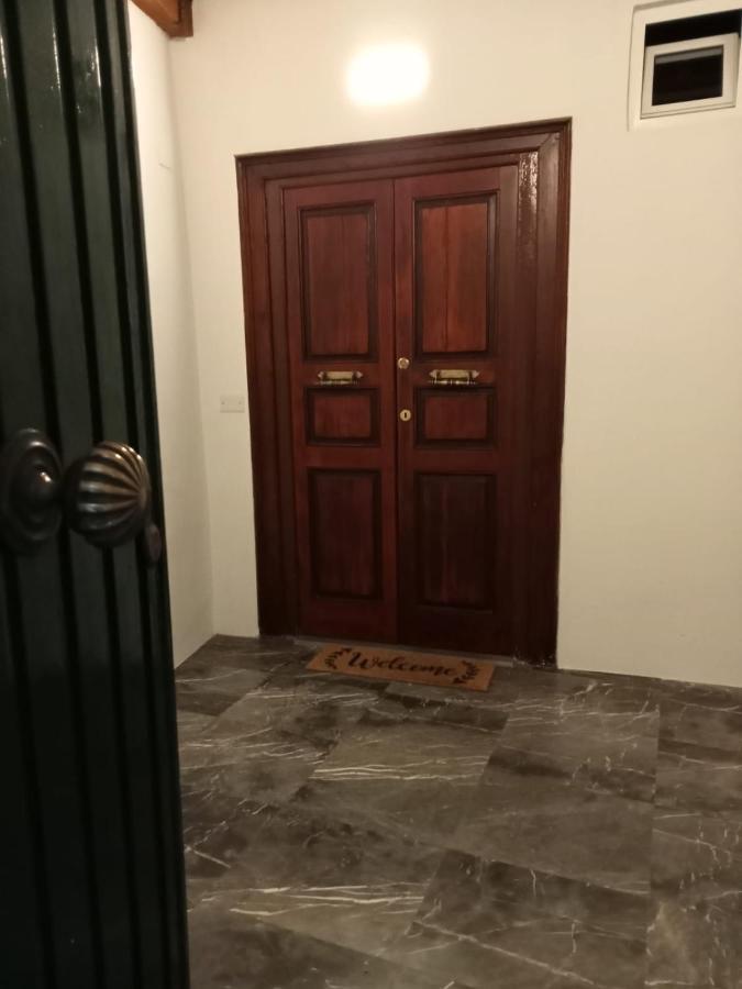 Sea View Apartment In Front Of The Sea 韦内雷港 外观 照片